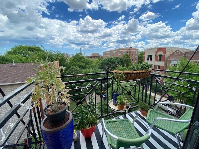 Building Photo - 2120 W Washington Blvd