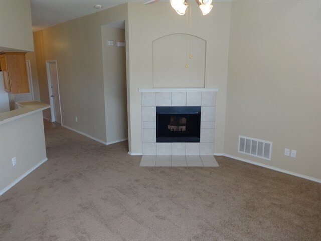 Building Photo - 210 Hilltop Dr