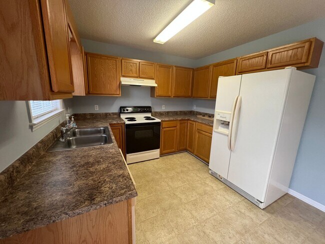 Building Photo - Welcome to this charming 3-bedroom, 2-bathroom home located in the desirable Ogden area of Whitne...