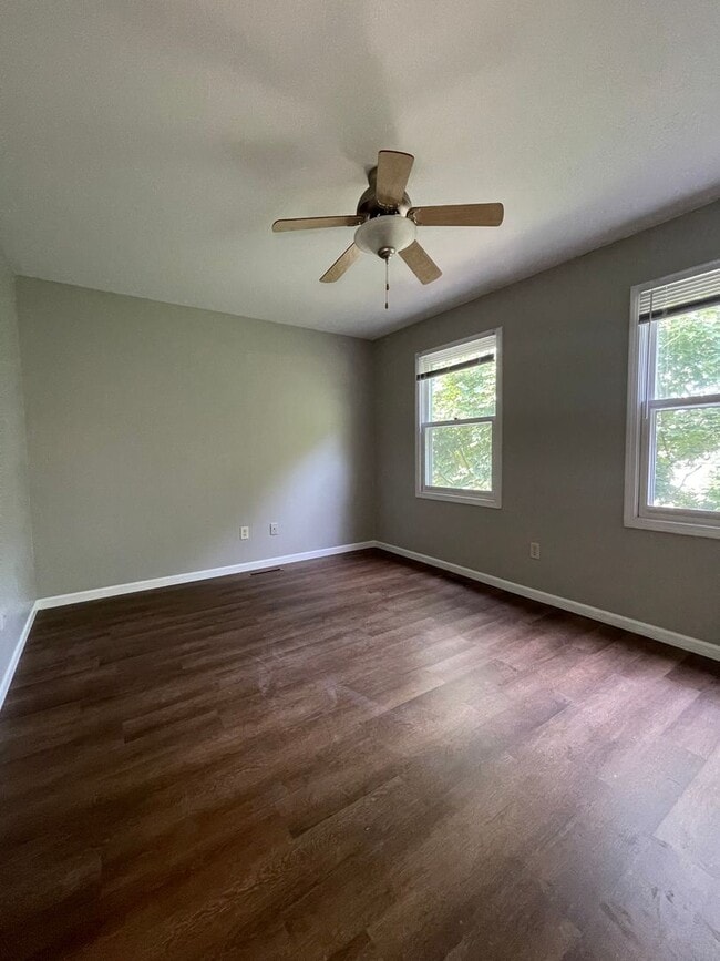 Building Photo - Three Bedroom Condo in Portage