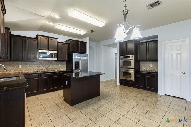 Building Photo - 5209 Ranch Meadow St