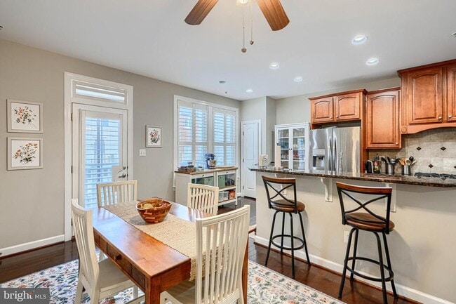 Building Photo - 432 Grand St