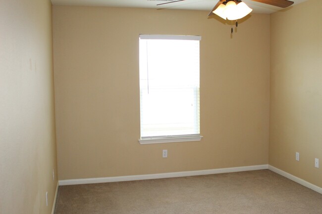 Building Photo - 3 BEDROOM, BELTON ISD