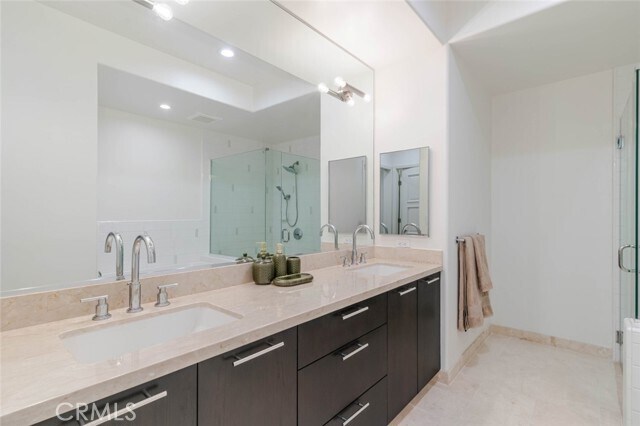 Building Photo - 352 Caruso Ave