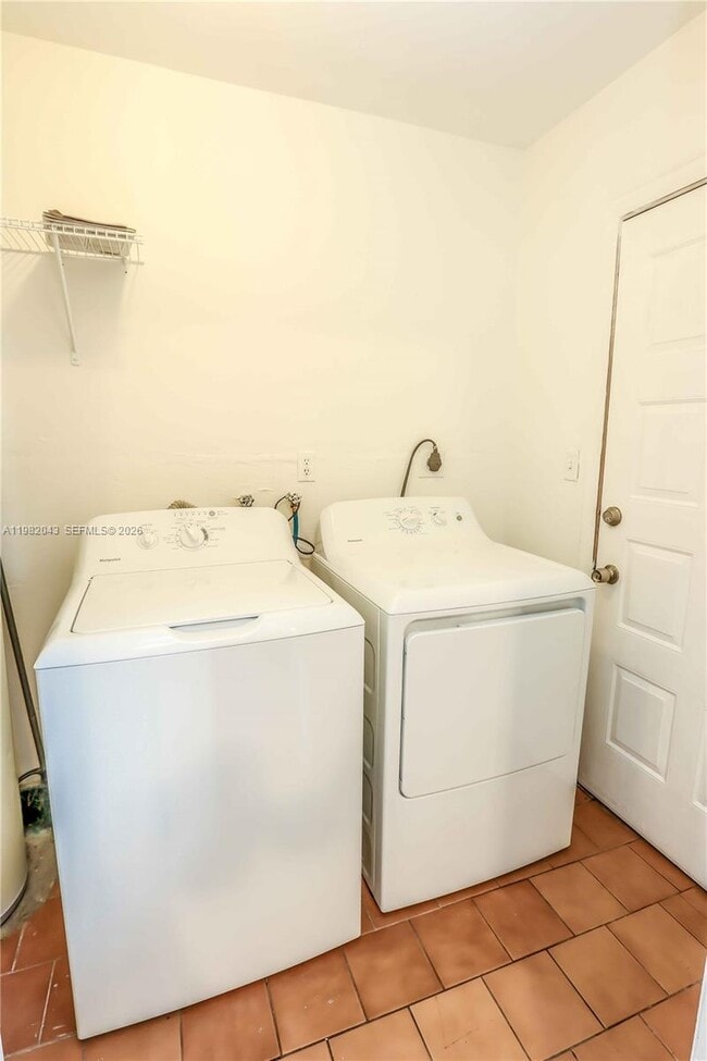 Building Photo - 6747 NW 5th Ct