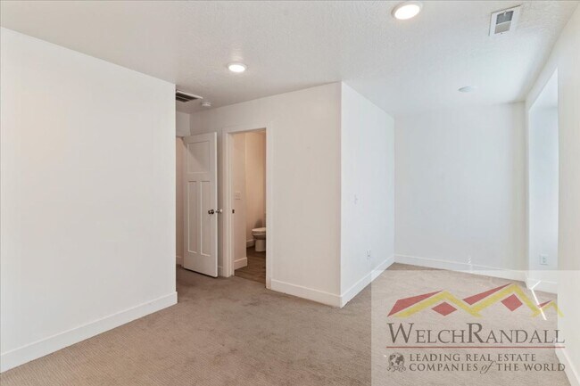 Building Photo - Shady Brook Townhomes