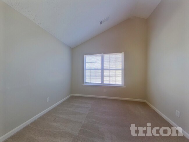 Building Photo - 1960 Lexington Ln