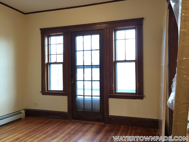 Building Photo - 126 Winsor Ave