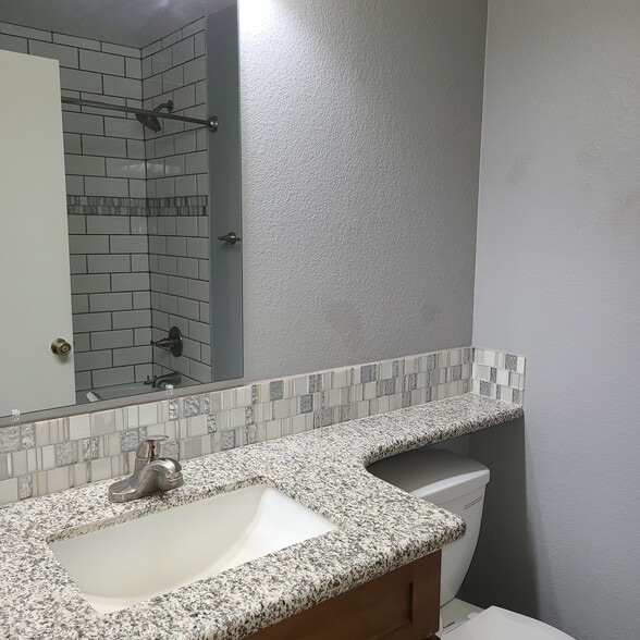 Building Photo - 3491 N Arizona Ave