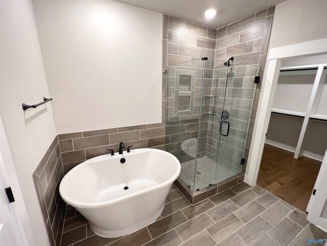 Building Photo - 130 Iberville St