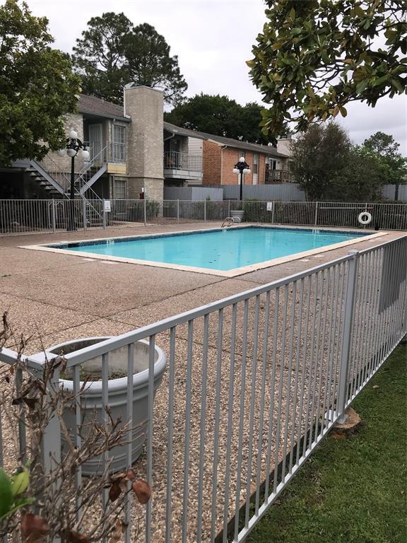 Building Photo - 7400 Bellerive Dr