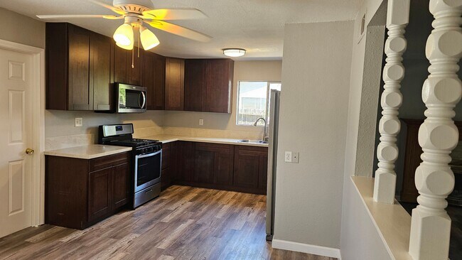 Building Photo - 3 bedroom 2 bath House in Escondido