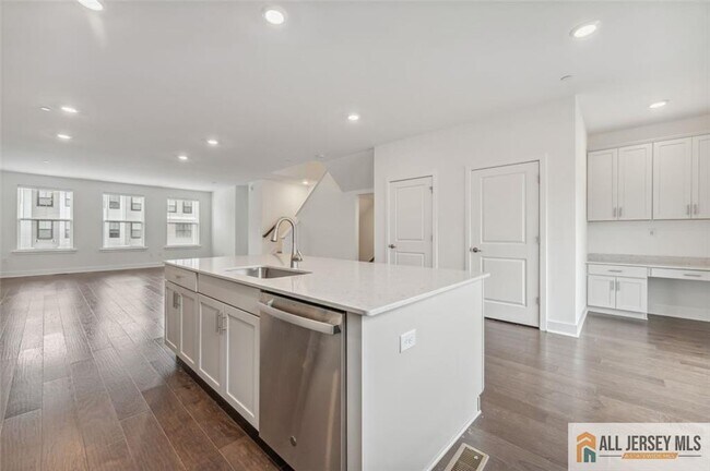 Building Photo - 46 Mariveles Wy