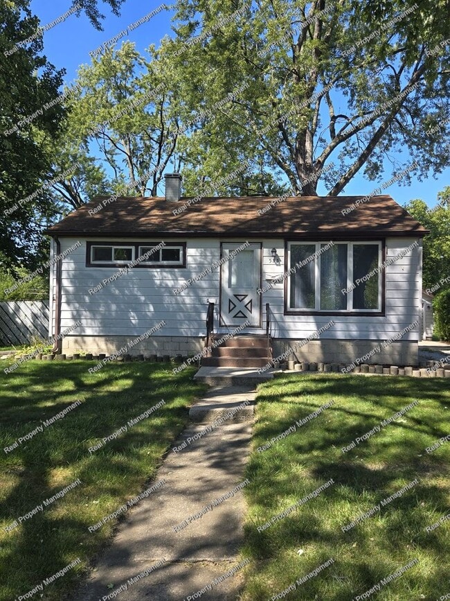 Building Photo - Two Bedroom Ranch