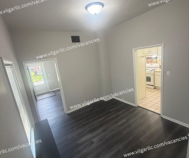 Building Photo - For Rent! 4 bedrooms , 2-full bath Home