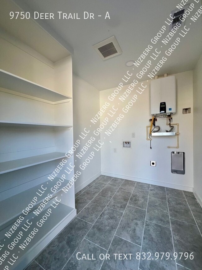 Building Photo - 9750 Deer Trail Dr