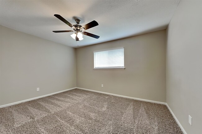 Building Photo - 12522 Lusterleaf Dr