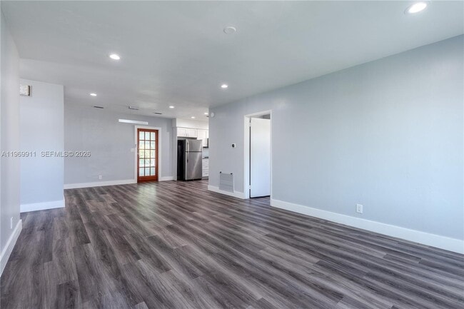 Building Photo - 326 SE 3rd Terrace