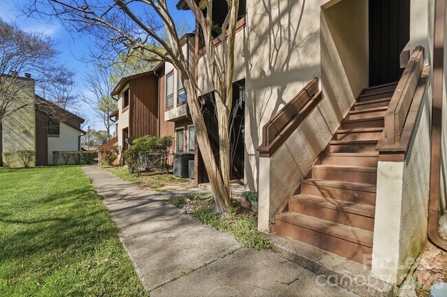 Building Photo - 7160 Winery Ln