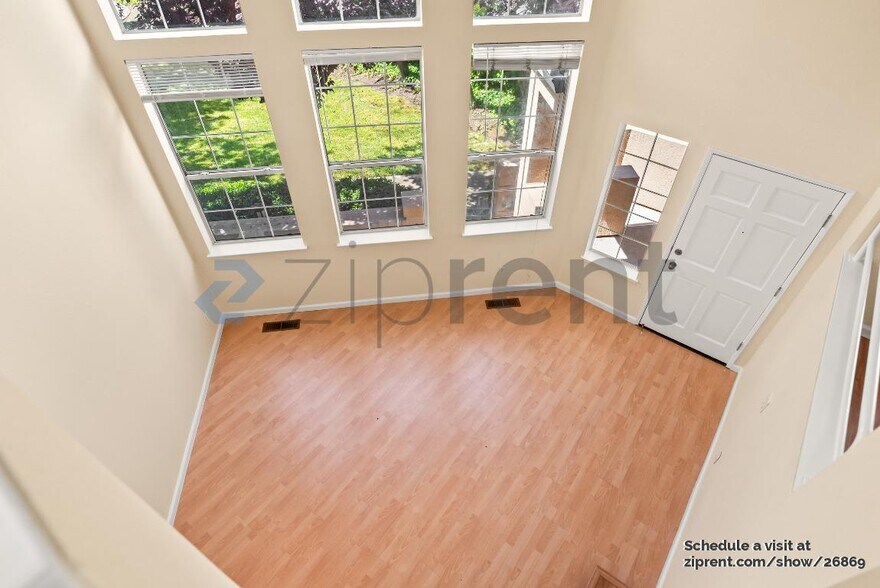 Building Photo - Unit