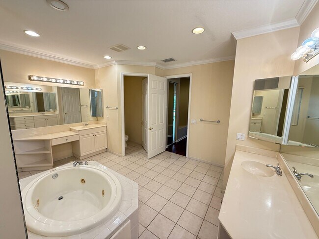 Building Photo - 11238 Manderly Ln