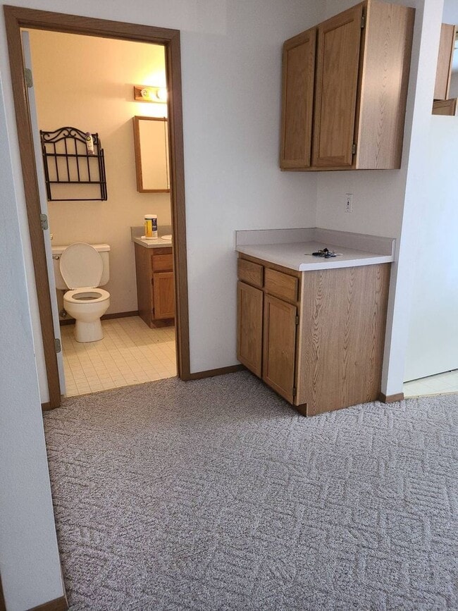 Building Photo - 1306-1308 Shaker Pl