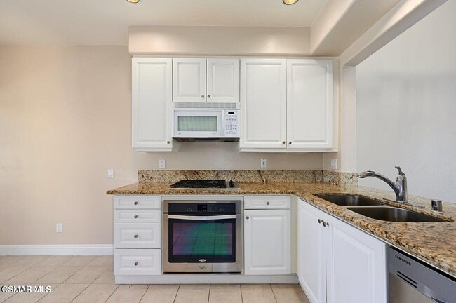Building Photo - 4827 La Vella Dr