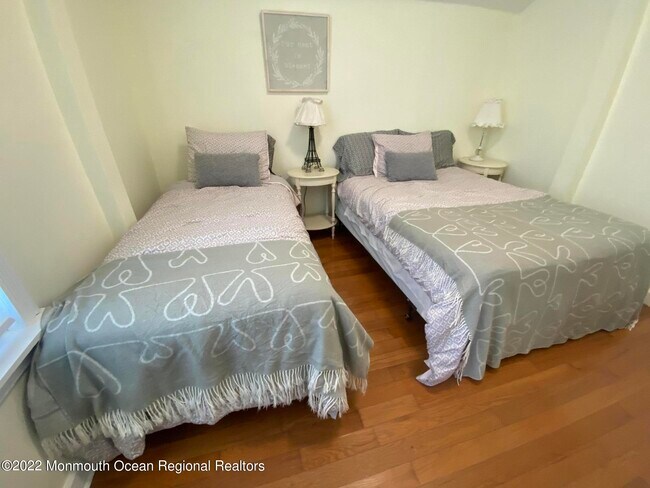 Building Photo - 95 Cooper Ave