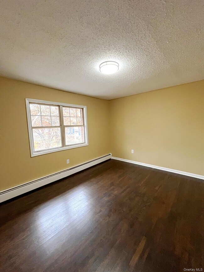 Building Photo - 1403 Barclay Manor