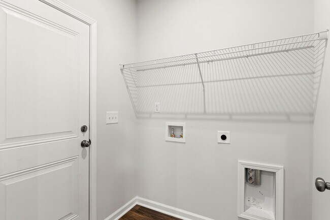 Building Photo - 644 Manitou Cir