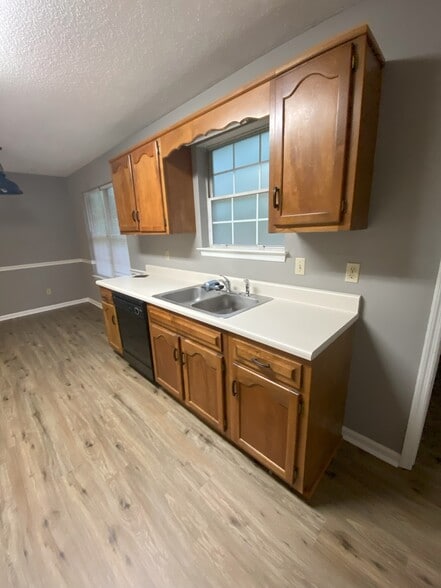 Building Photo - 8625 Leatherwood Trl