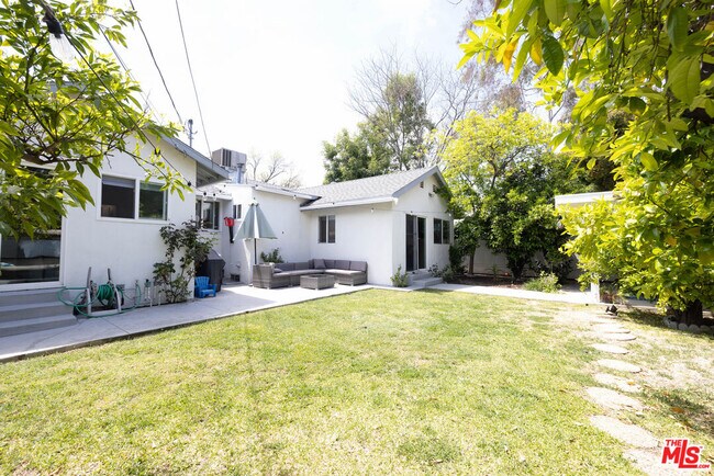 Building Photo - 19119 Sylvan St