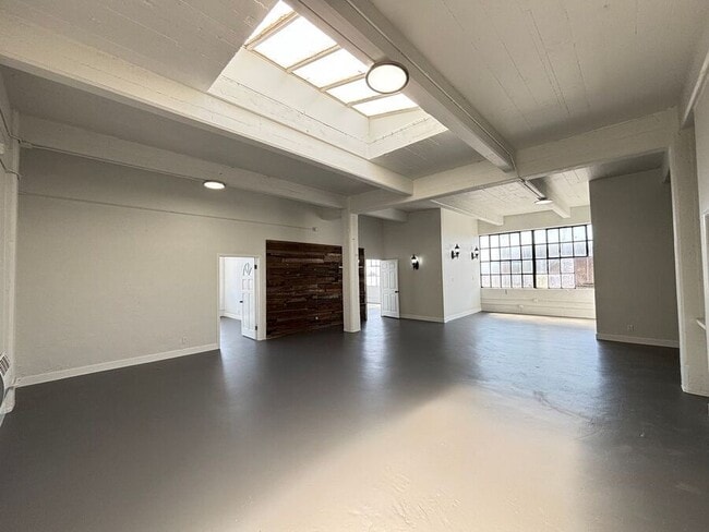 Building Photo - 1341 58th Ave