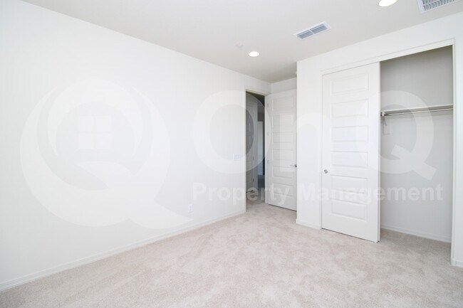 Building Photo - 13769 W Forest Pleasant Pl