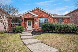 Building Photo - Awesome family home!