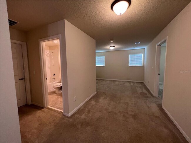 Building Photo - 1310 Oakcrest Ct