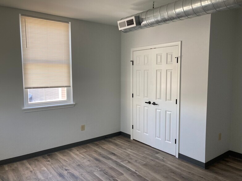 Building Photo - 2513 Frankford Ave