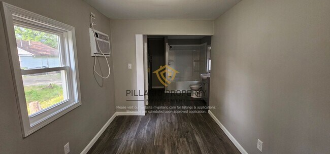 Building Photo - 2804-2806 Raible Ave.