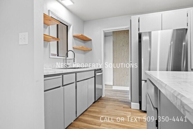 Building Photo - 1221 S Baker St