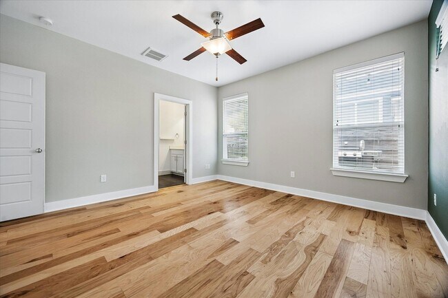 Building Photo - 7203 Bertram Ct