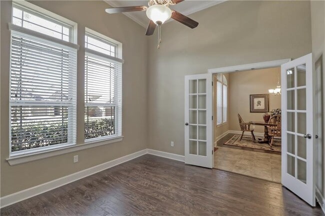 Building Photo - 124 Claiborne Lake Ln