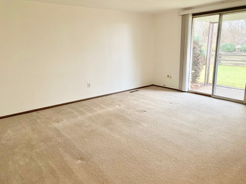Building Photo - 39 Soltis Drive