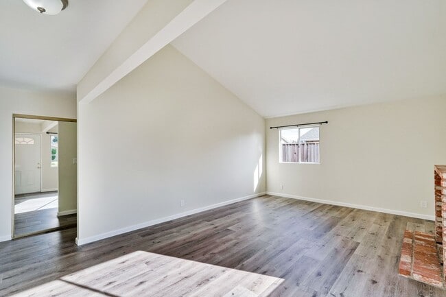 Building Photo - Single Family Home - New paint, New carpet - Washer & Dryer Hookups