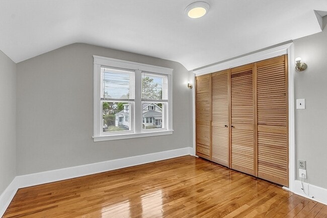 Building Photo - 36 Rowena St