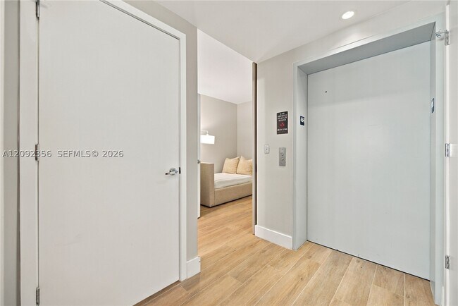 Building Photo - 1010 Brickell Ave