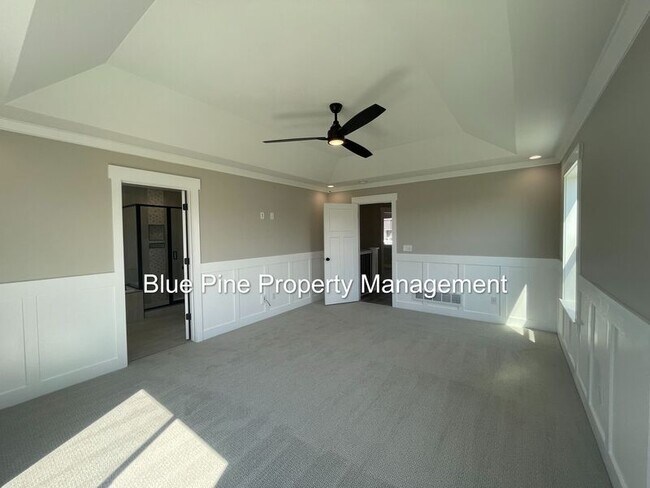 Building Photo - 1916 Bennington Dr