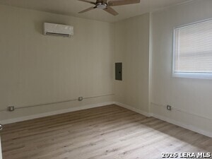 Building Photo - 631 E Mistletoe