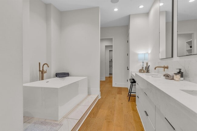 Building Photo - 4167 Meade Village Cv