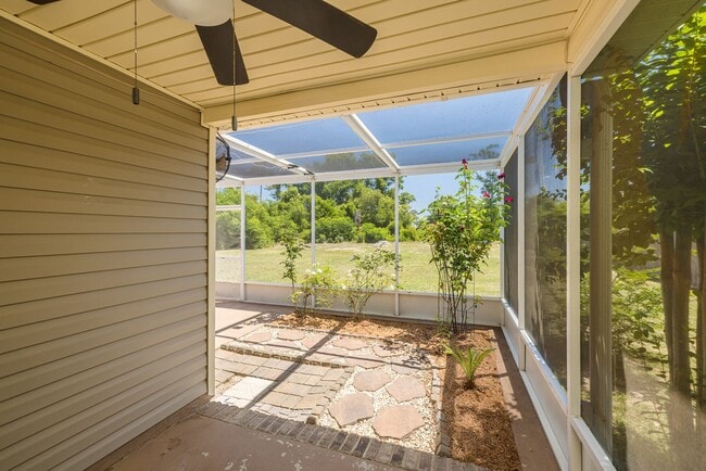 Building Photo - 203 Hayne Dr