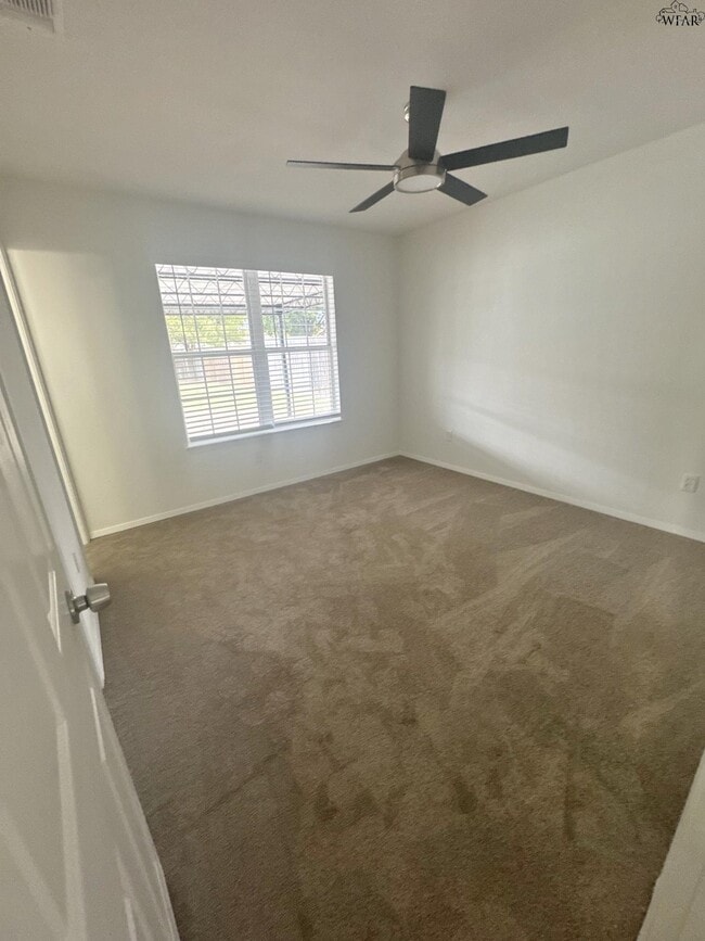 Building Photo - 4318 Hillsboro